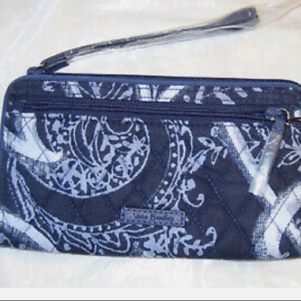 Vera Bradley NWT Indio RFID Front-Zip Wristlet Wallet Navy Blue Paisley white